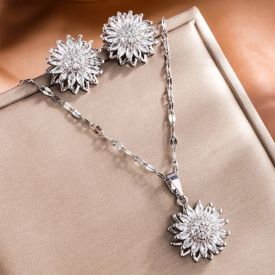 The Serena Necklace