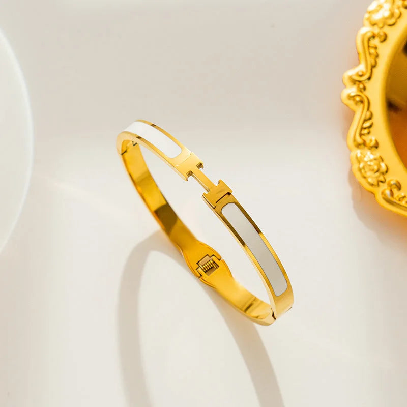 The Mia Bangle