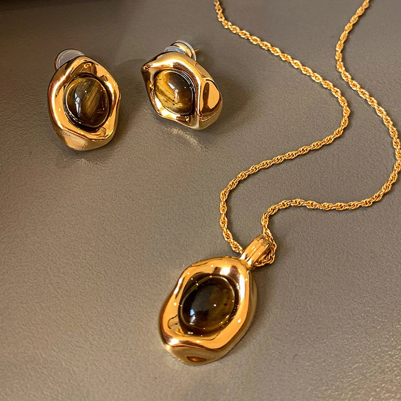 The Alice Set